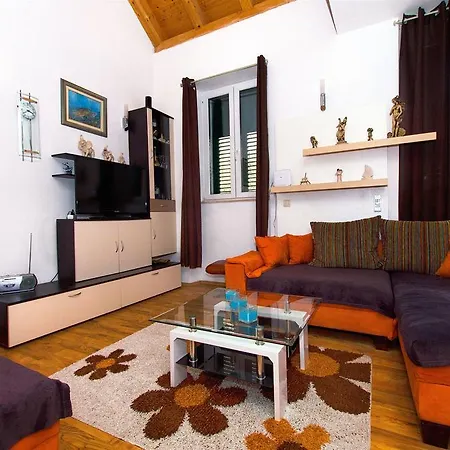 Apartment Anisija